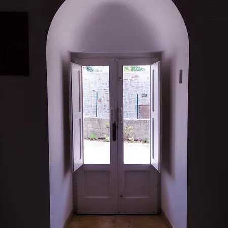 펜션 Il Trullo Di Flora E Nino 로코로톤도